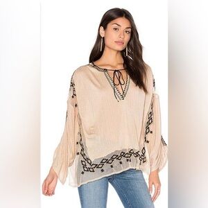 Free People Eden boho embroidered top. Size tag missing (b4)